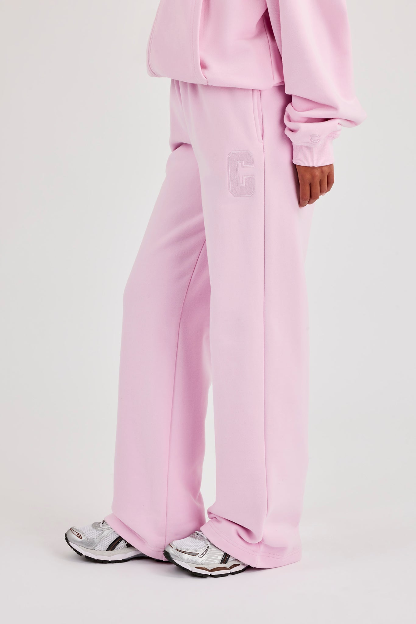 Jogginghose mit C-Stickerei - Rosa